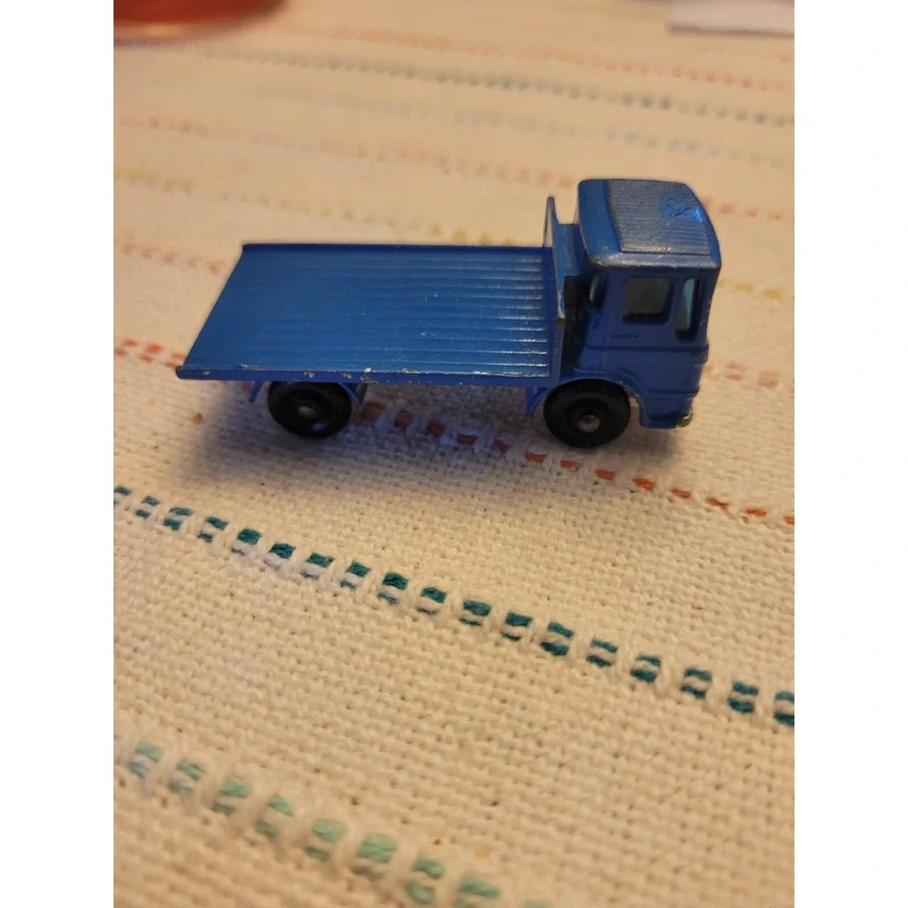 1960s Matchbox Lesney Site Hut Flatbed Truck #60 Made in England blue diecast